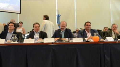 Tras los golpes y las chicanas, Cambiemos logró dictamen para la reforma previsional