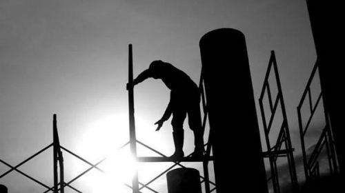 El empleo en negro se incrementó el doble que el formal, según datos del Indec