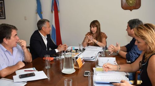 Velázquez trató la política sanitaria con los diputados Zavallo y Lara