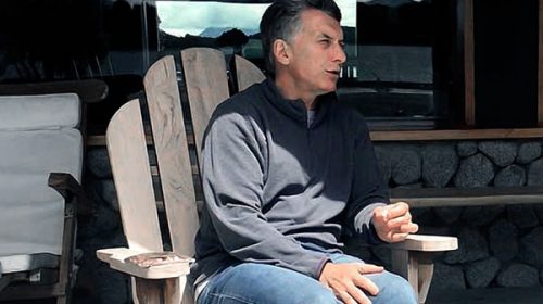 En medio de críticas por prolongar sus vacaciones, Macri recibirá a gobernadores en Cumelén