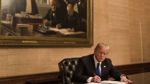 Trump ofrece ciudadanía a casi dos millones de indocumentados a cambio del Muro