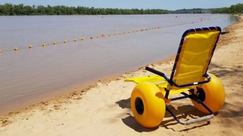 Balneario entrerriano cuenta con una silla de accesibilidad para personas con discapacidad