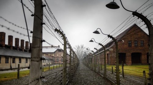 El Senado polaco adopta una polémica ley sobre el Holocausto criticada por Israel