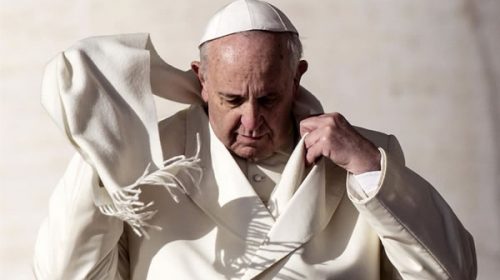 El Papa reveló que se reúne los viernes en secreto con víctimas de abusos