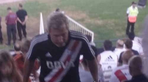 Los hinchas de River insultaron a Macri y Frigerio huyó de la cancha