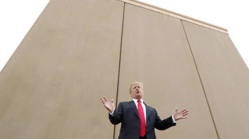 Trump, junto al muro: los inmigrantes “son escaladores profesionales”