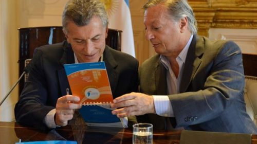 Plata afuera: Macri defendió a sus ministros