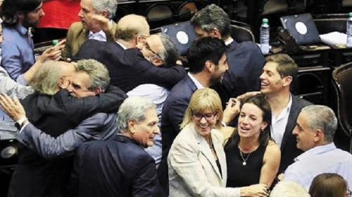 Gobernadores del PJ y el massismo arman equipo para debatir la coyuntura