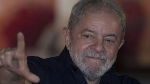Balearon la caravana de Lula da Silva
