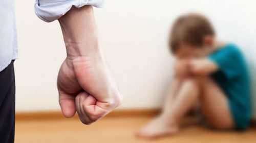 Especialistas en derecho familiar advirtieron que es obligatorio denunciar el maltrato infantil