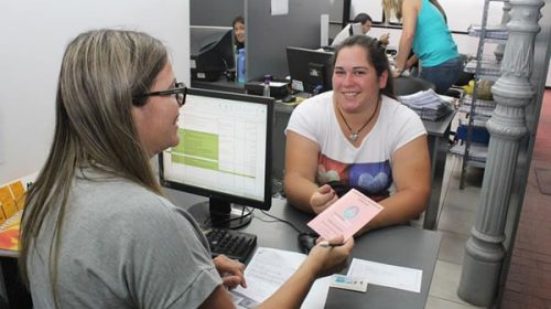 Con la libreta de trabajo del personal de casas particulares ha aumentado la regularización laboral