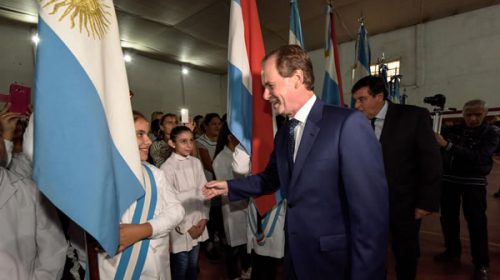 Bordet adelantó un incremento del 8 por ciento a estatales y docentes mientras continúan las negociaciones