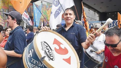 Carrefour prepara el terreno para el achique de formatos express e híper