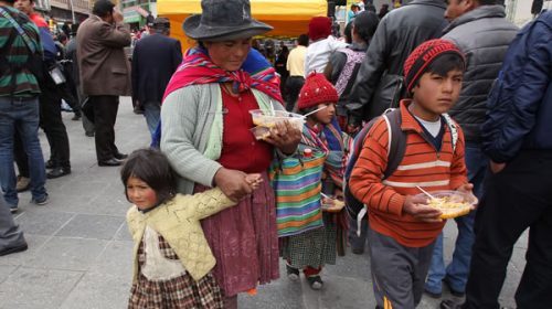 Bolivia: según cifras oficiales, la pobreza bajó al nivel histórico de 36,4% en 2017