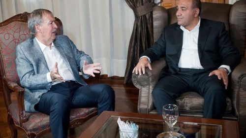 Los gobernadores aprovechan un encuentro institucional y hacen cumbre en Tucumán