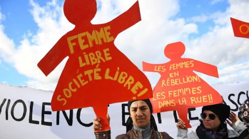 La Asamblea francesa aprueba multar con hasta 750 euros a los hombres que silben a mujeres en la calle