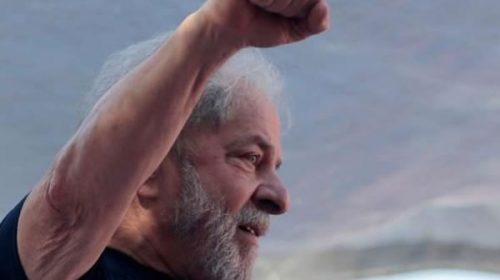 Juez devuelve beneficios a Lula como ex presidente de Brasil