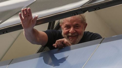 Autorizan a delegación de diputados a visitar a Lula