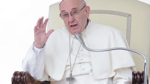Francisco criticó a los medios que “ensucian” a dirigentes para hacer golpes de Estado