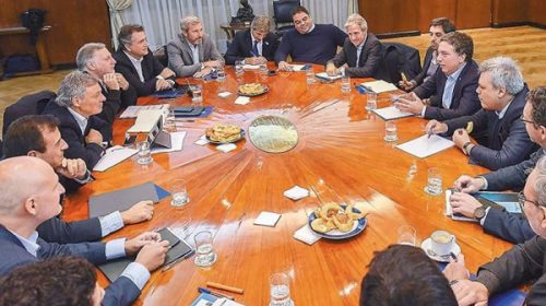 Dujovne empezó a apurar a los ministros para acelerar el recorte del gasto público