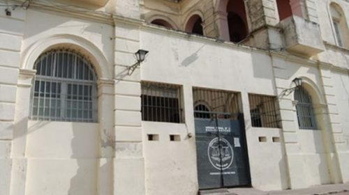 Tres muertos y cuatro hospitalizados tras incendio en la cárcel de Victoria