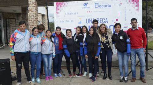 Estudiantes de nivel superior comenzarán a cobrar su beca provincial