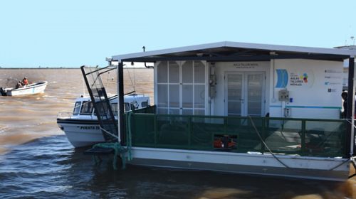 La primer Aula Taller Móvil Flotante de la Argentina ya está en el sur entrerriano
