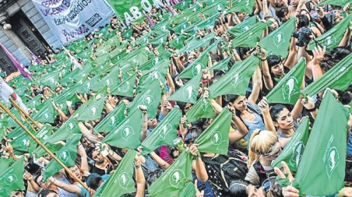 Reclamo por aborto legal en #NiUnaMenos