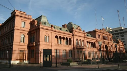 El Gobierno apunta a que provincias y municipios revisen el empleo estatal