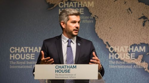 El Gobierno busca ampliar el swap de divisas con China