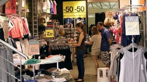 Menos consumo: las ventas minoristas cayeron un 4,8% en mayo
