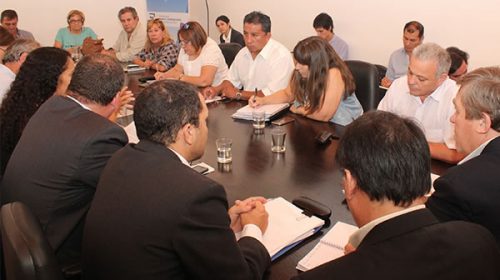 El gobierno y gremios estatales se reúnen para continuar la paritaria