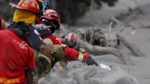 Erupción: retomaron la búsqueda de víctimas en Guatemala