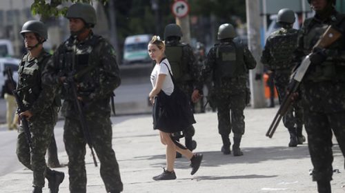 Temer en jaque: los militares creen innecesario continuar la intervención en Río de Janeiro