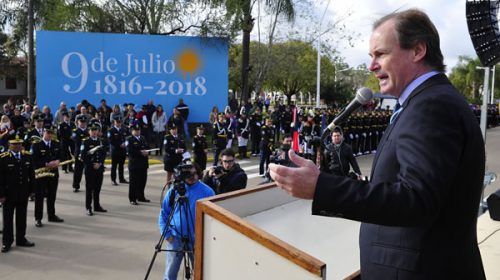 El gobernador conmemoró el Día de la Independencia con un llamado a trabajar en conjunto El gobernador conmemoró el Día de la Independencia con un llamado a trabajar en conjunto