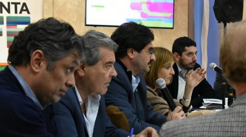 Se debate una salida a la problemática del sector tambero