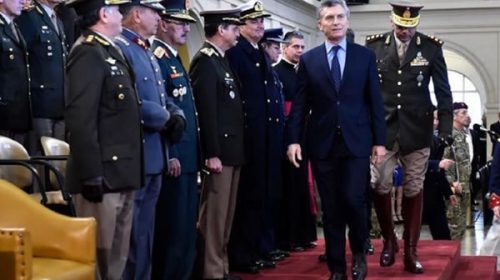 Macri intervino para frenar el conflicto militar y aceptó revisar los sueldos