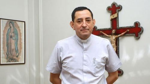 Detienen a ex canciller del Arzobispado de Santiago por abuso sexual