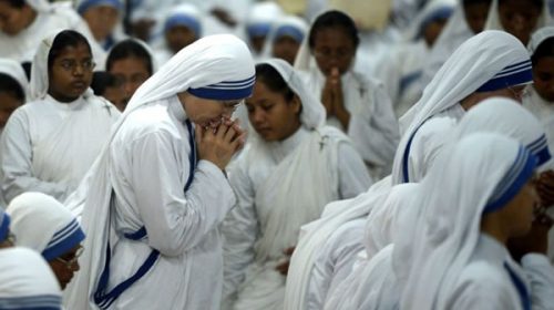 Las sospechas de ventas de bebés manchan la organización de Teresa de Calcuta