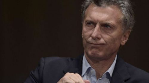 Tres encuestas muestran que Macri paga muy cara la crisis
