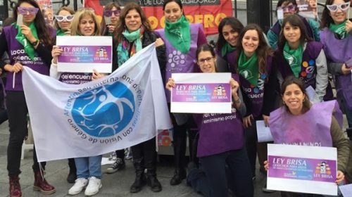 Fue aprobada la ley de reparación para hijos de víctimas de femicidios