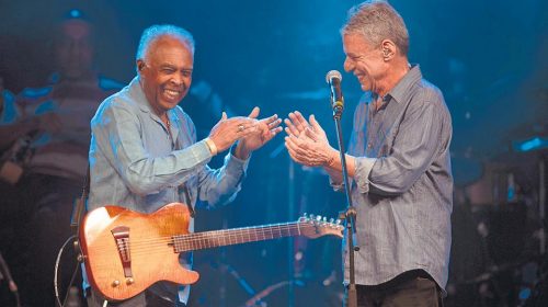 Tras 45 años, Gilberto Gil y Chico Buarque se reunieron ante una multitud para pedir por la libertad de Lula