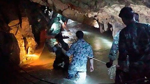 Tailandia: muere un socorrista durante las tareas de rescate de los chicos atrapados Tailandia: muere un socorrista durante las tareas de rescate de los chicos atrapados