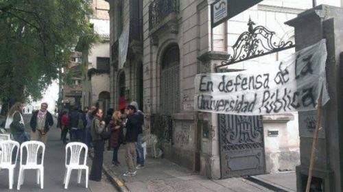 Estudiantes decidieron tomar la Facultad de Ciencias de la Educación