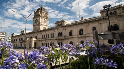 Se licitó la puesta en valor de la fachada de Casa de Gobierno