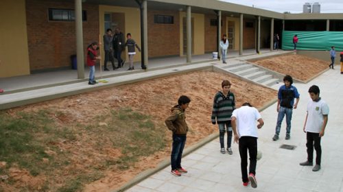 Control en edificios y el funcionamiento de los servicios en las escuelas