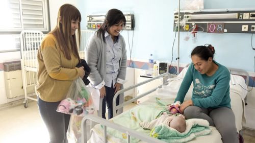 El gobierno estuvo presente en el hospital San Roque con juguetes para los niños internados