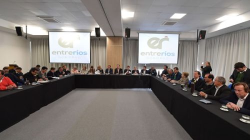 Bordet acuerda con intendentes de Cambiemos un esquema de obras prioritarias