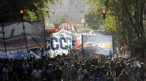 Las organizaciones sociales se movilizan contra el ajuste de Macri