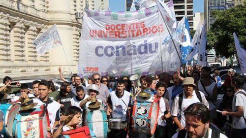 Universidades: el gobierno hizo una propuesta salarial irrisoria y los docentes siguen de paro